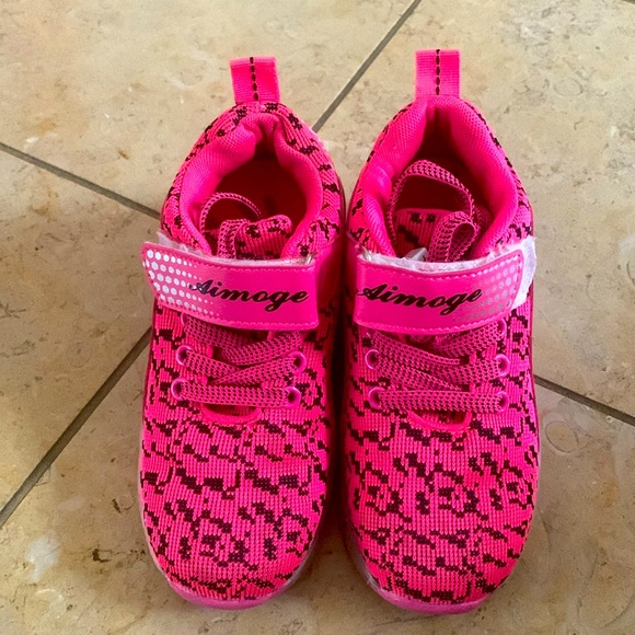 Aimoge Heelys-type of light up Roller Shoes EUC - Picture 1 of 10